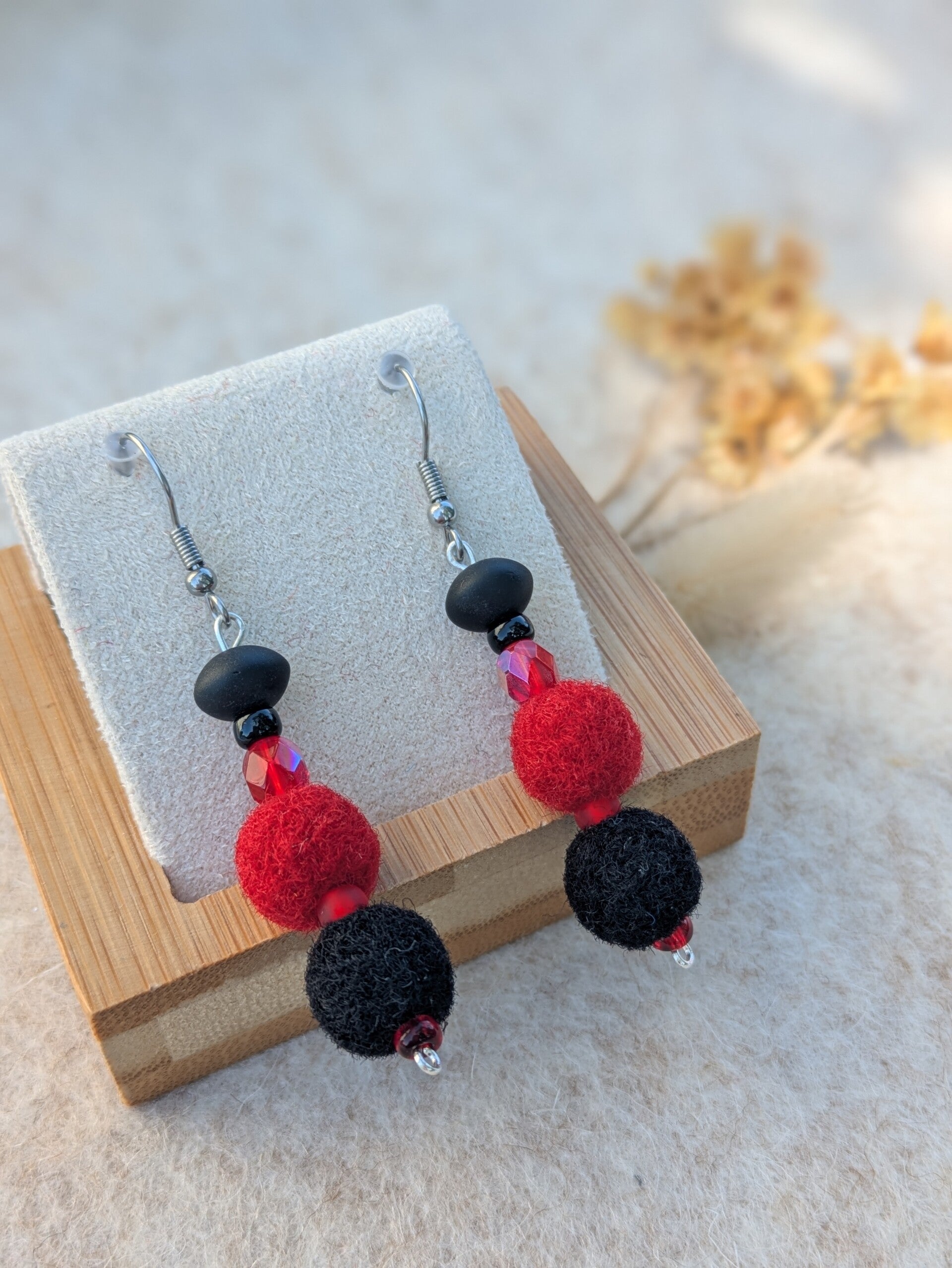Boucles d'oreilles bicolores - rouges et noires