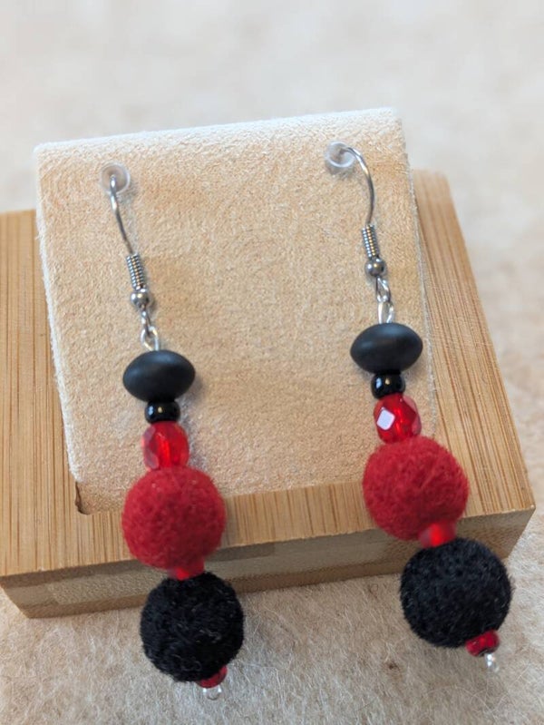 Boucles d'oreilles bicolores - rouges et noires