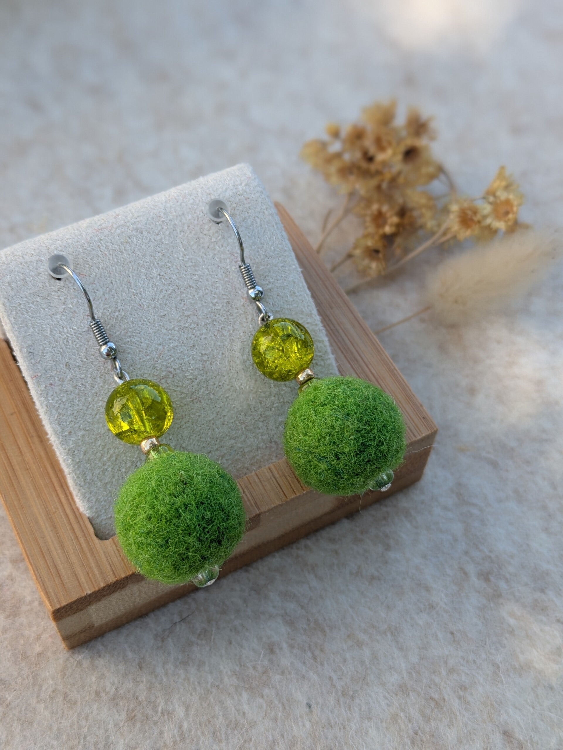 Boucles d'oreilles courtes - vertes
