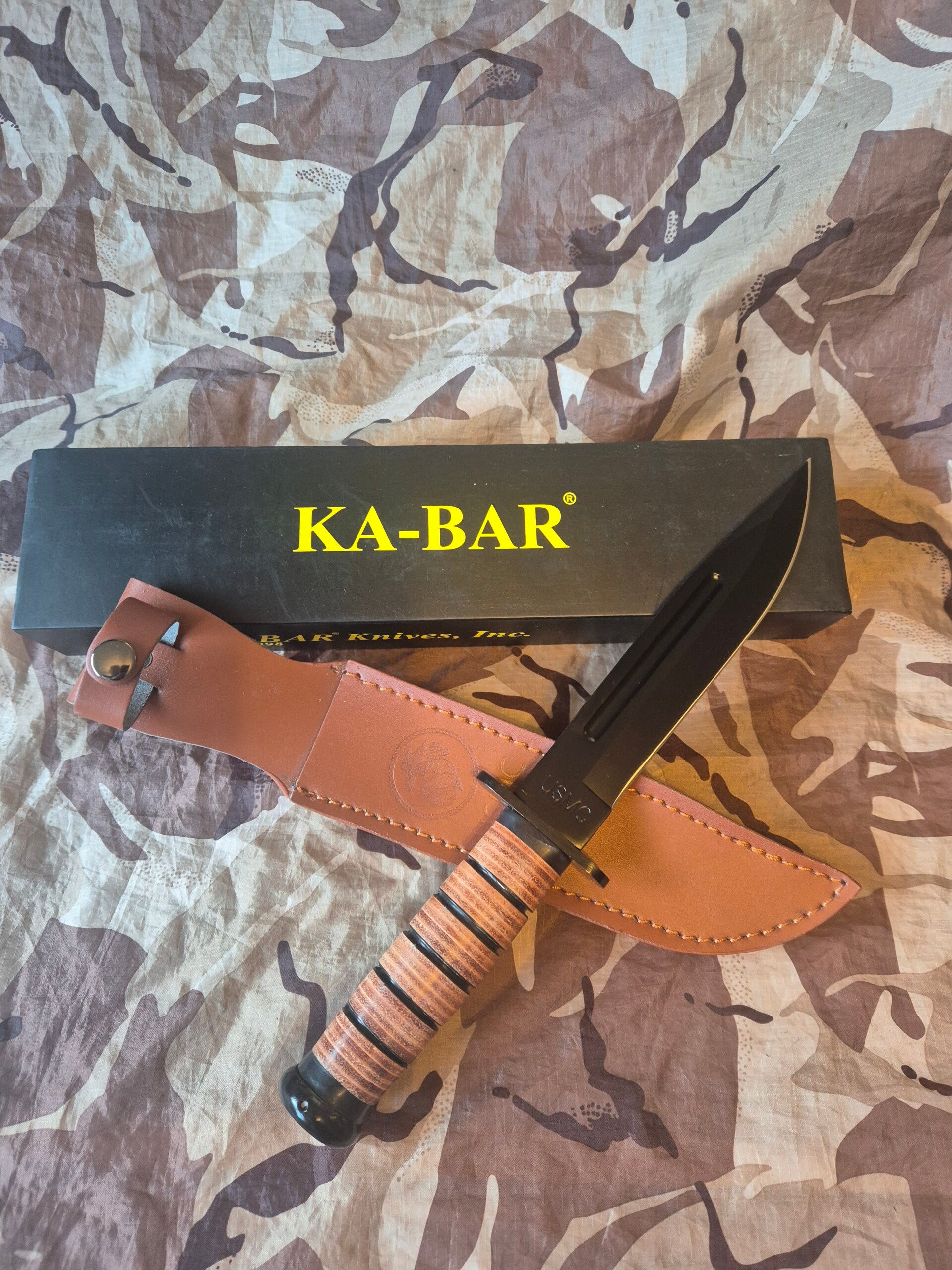 KA-BAR USMC Fixed Blade Knife, Plain Edge.