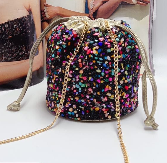 BOLSO BOMBONERA LENTEJUELAS COLORES