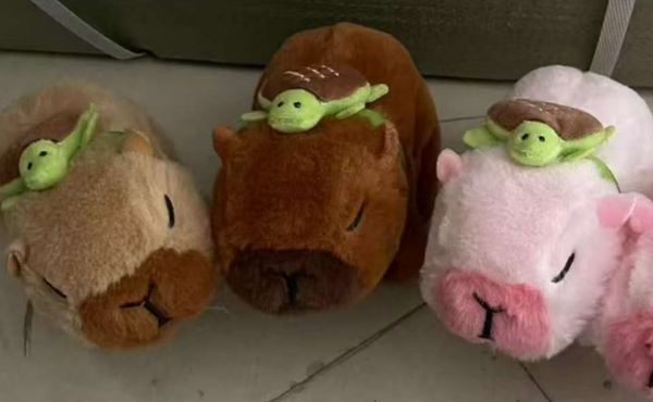 PELUCHE CAPYBARA ACCION MOVIMIENTO