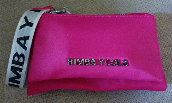 BOLSO DE MANO CINTA MARCA 20x13cm
