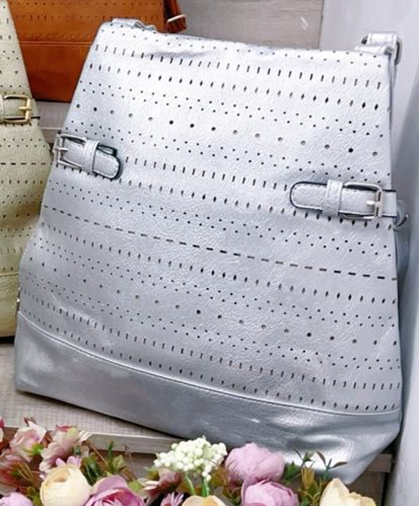 -MOCHILA PASEO MATERIAL LISA 30x20cm