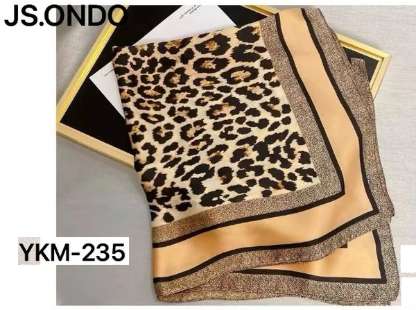 PAÑUELO SEDA MEDIANO LEOPARDO