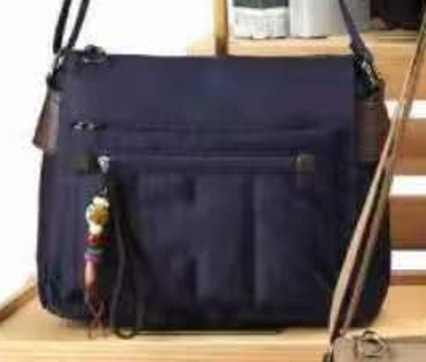BOLSO CUADRADO ACOLCHADO 30x25cm