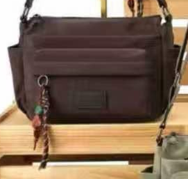 BOLSO BANDOLERA ADORNOS 32x21cm