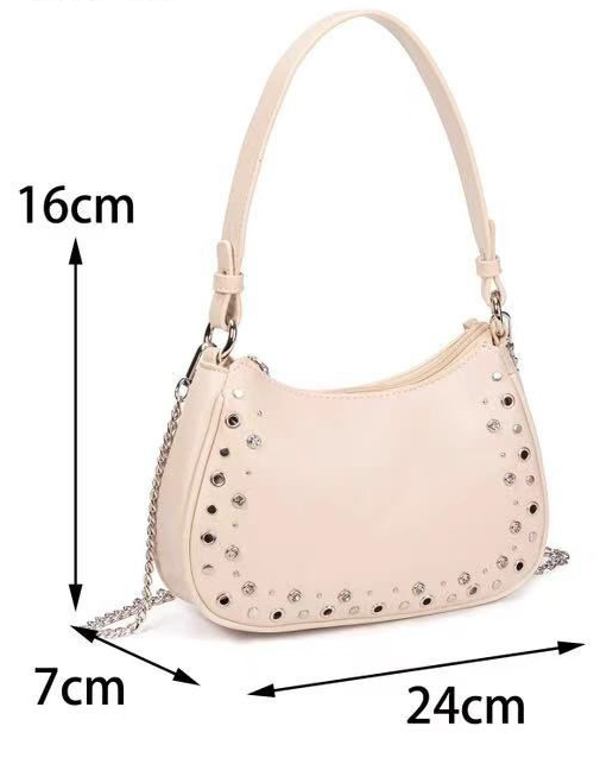 BOLSO BAGUETTE MATERIAL TACHUELAS 24x16cm