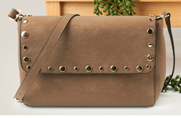 BOLSO RECTANGULAR TACHUELAS 30x20cm