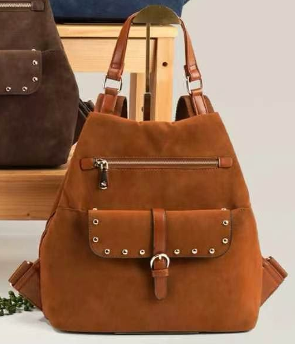 MOCHILA PASEO MATERIAL TACHUELAS 33x33cm