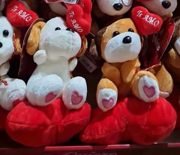 PERRITO PELUCHE CORAZON SAN VALENTIN 19cm
