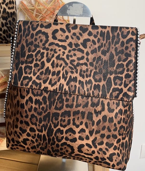 MOCHILA PASEO RECTANGULAR LEOPARDO 33x22cm