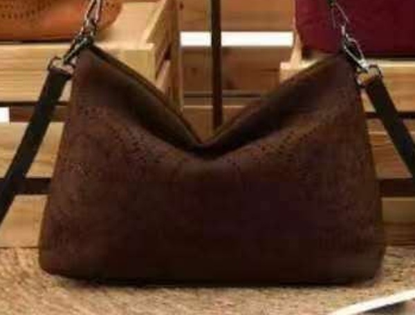 BOLSO ALARGADO GRABADO 33x23cm