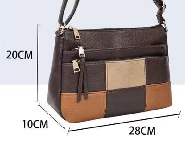BOLSO ALARGADO MATERIAL TRICOLOR 28x20cm