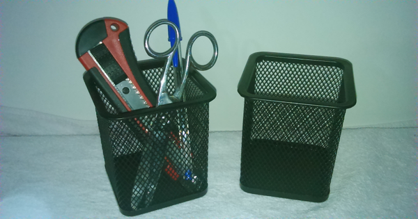 CUBILETE METAL CUADRADO/REDONDO NEGRO