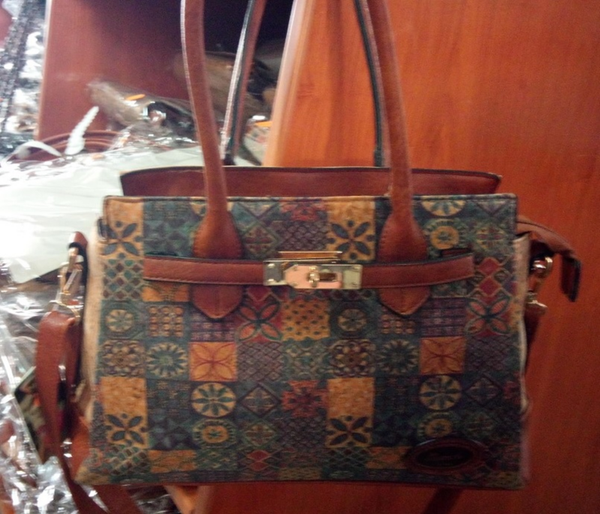 BOLSO BANDOLERA CORCHO DECORADO