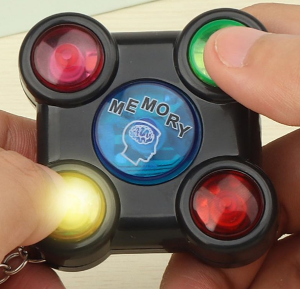 JUEGO MEMORIA ELECTRONICO LLAVERO