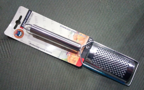 RALLADOR ACERO INOX. MANGO