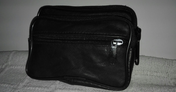 MONEDERO POLIPIEL NEGRO 3 CREMALLERAS 12x10cm