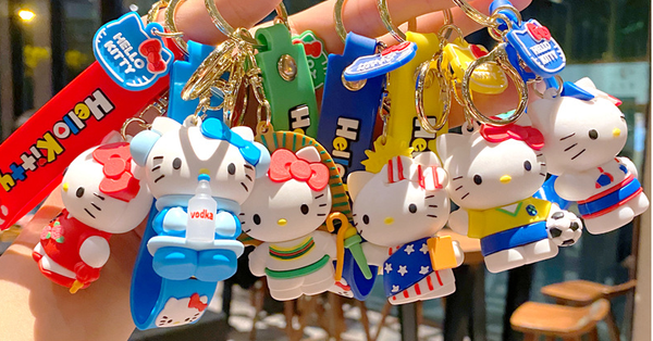 LLAVERO ENGOMADO HELLO KITTY