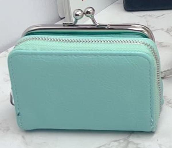 CARTERA SRA. CUADRADA CIERRE ANTIGUO 14x10cm