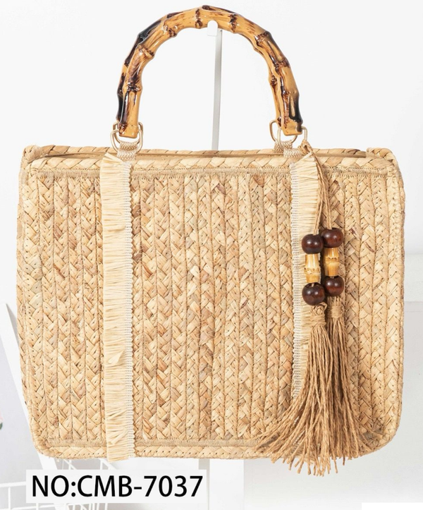 BOLSO CUADRADO MIMBRE BORLA 33x26cm