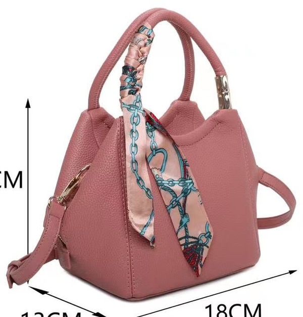 BOLSO MATERIAL CUADRADO CINTA