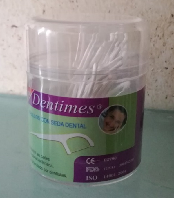 PALILLOS CON SEDA DENTAL DENTIMES 12ud