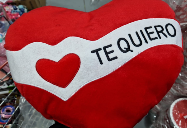 COJIN PELUCHE CORAZON TE QUIERO 36cm
