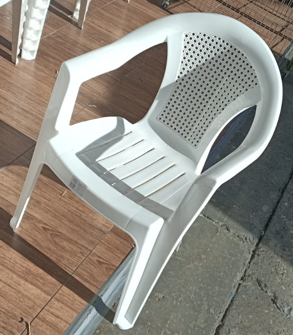 SILLA PLASTICO BLANCA ADULTOS