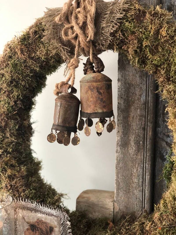 Roestbel met muntjes