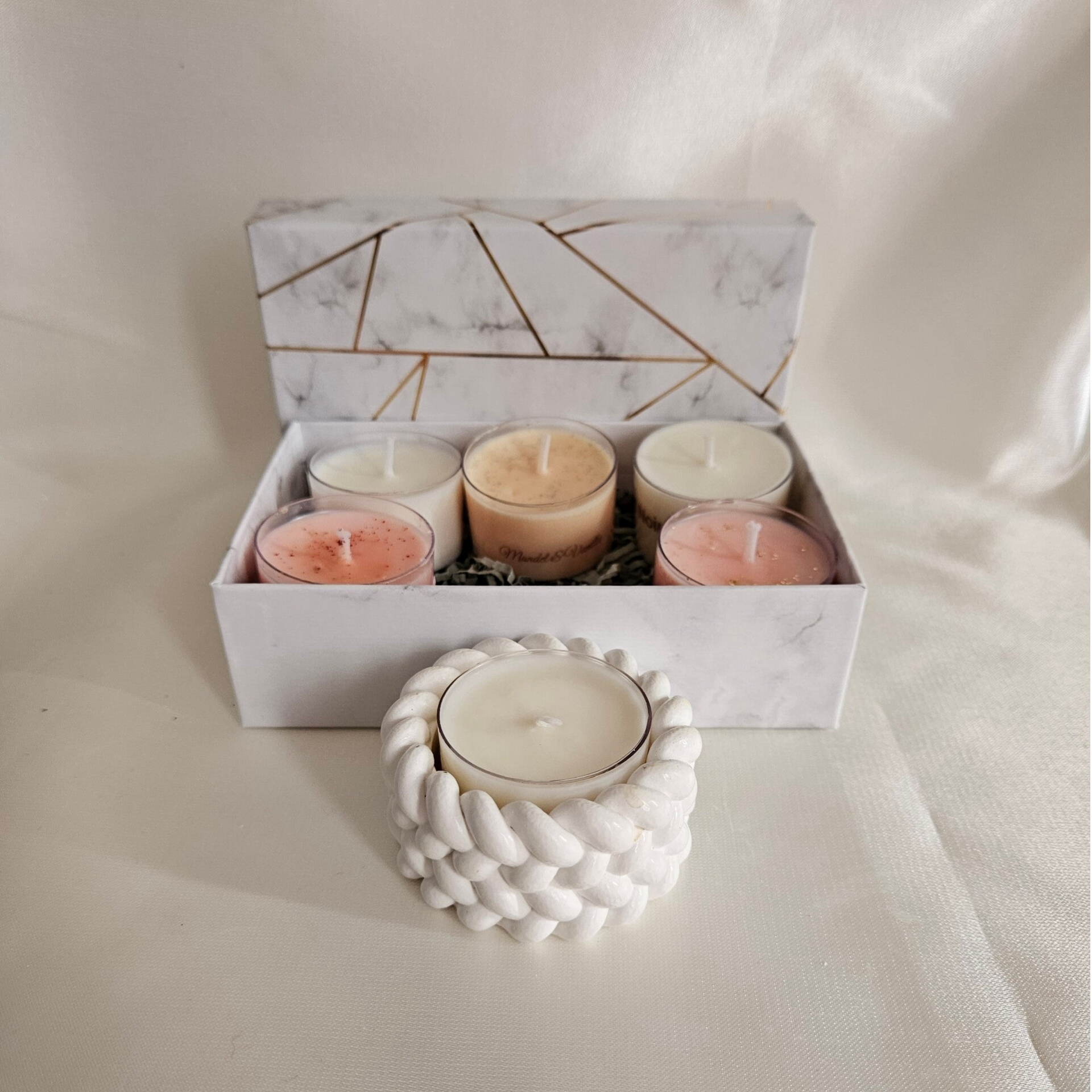 6 Duft-Teelichter in Geschenkbox + Teelichthalter