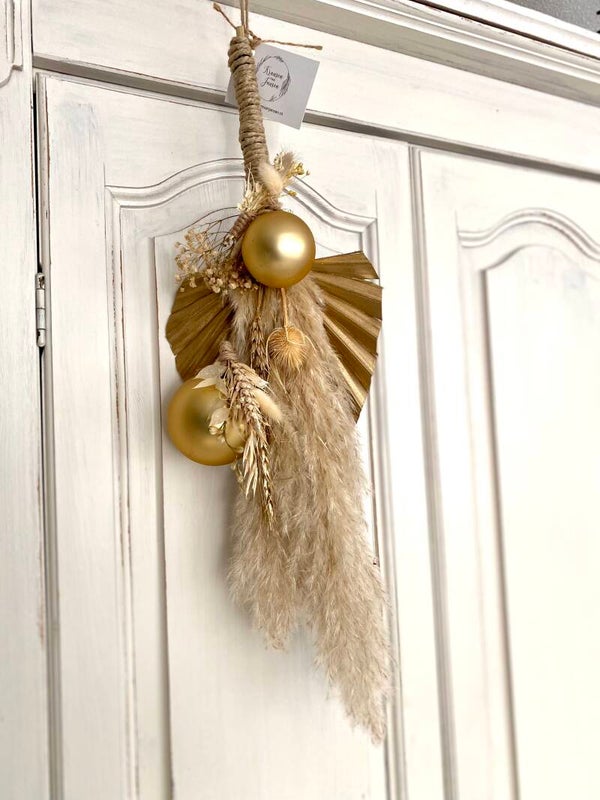 “Kersttoef naturel/goudkleurig met kerstballen”