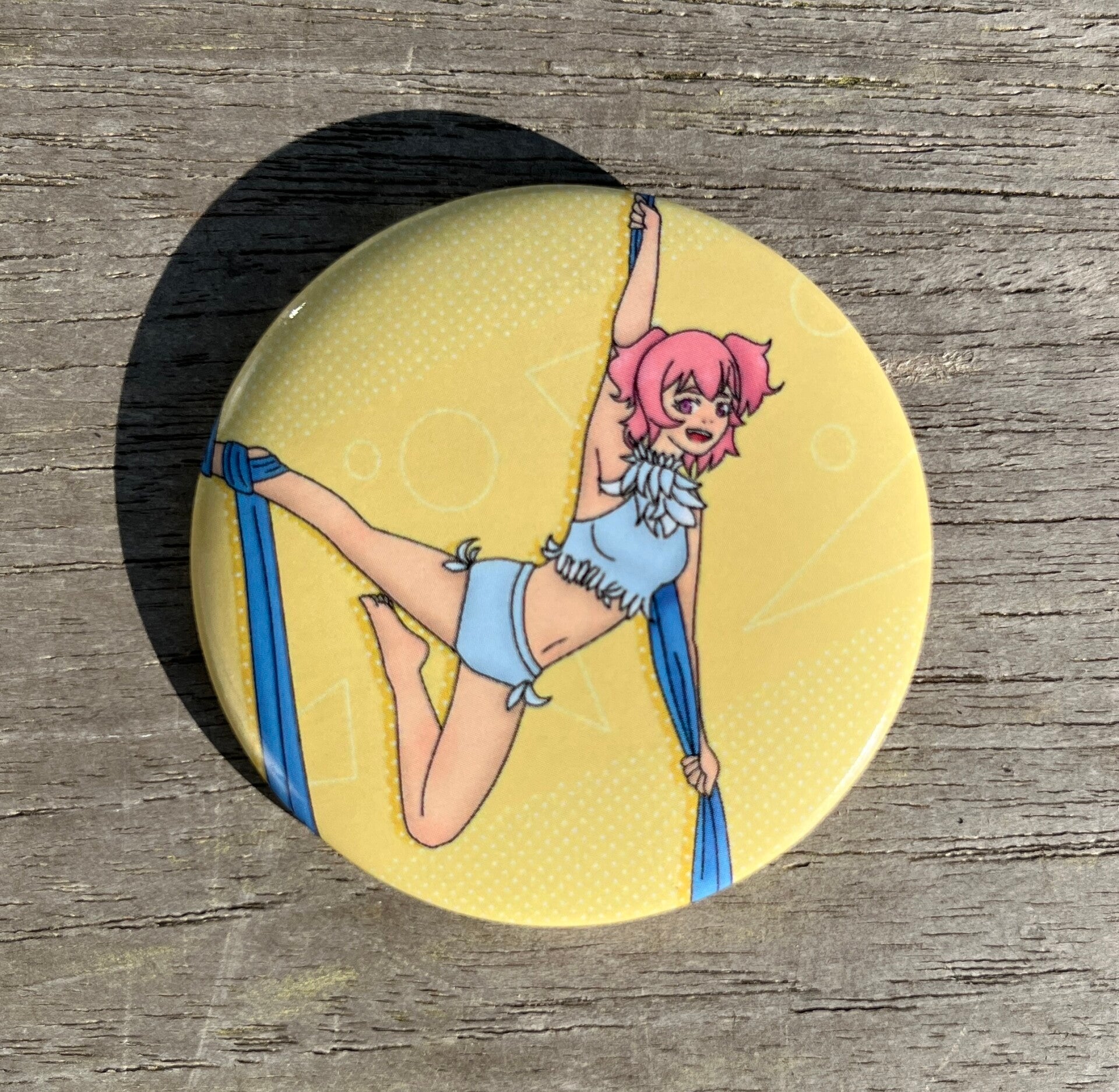 SP00173 - Button - Aerial Silk - Anime - Geel