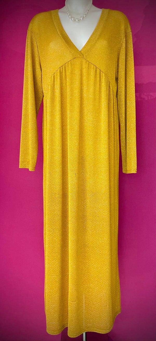 Robe Longue à Motifs – Élégance et Raffinement