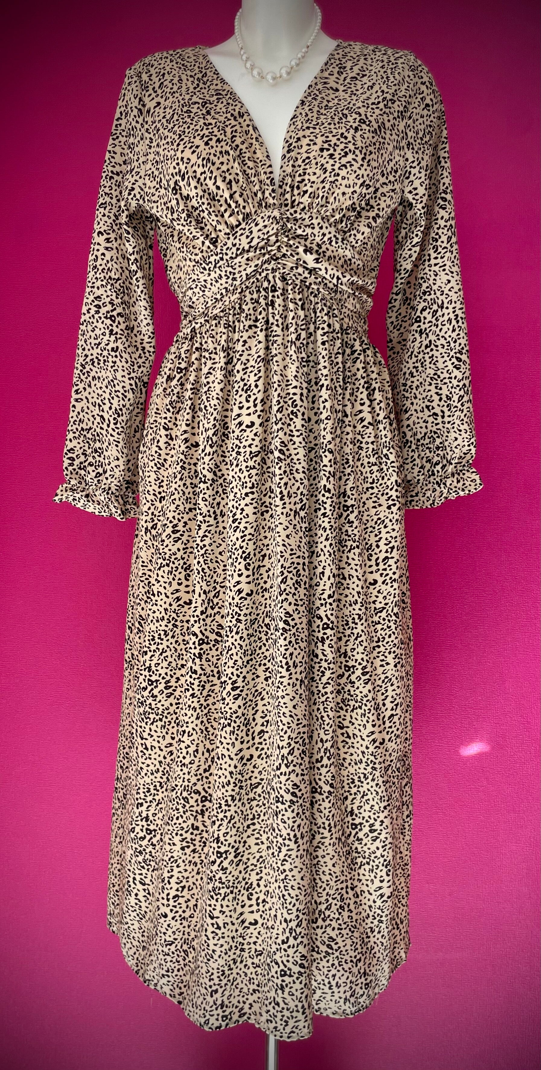 Robe Longue à Motifs – Élégance et Raffinement