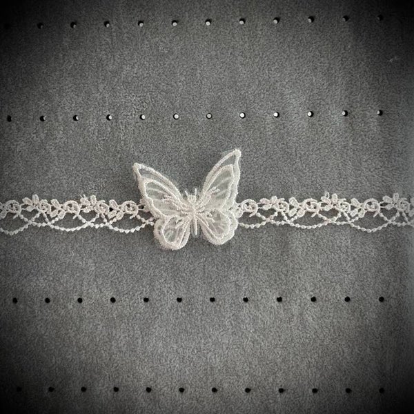 Jarretière Extensible en Dentelle Blanche – Accessoire Chic de Cérémonie