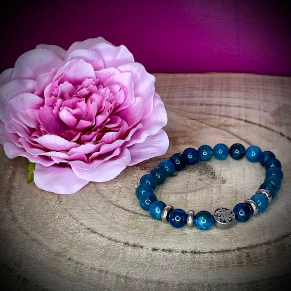 Bracelet en pierres naturelles et motif arbre de vie