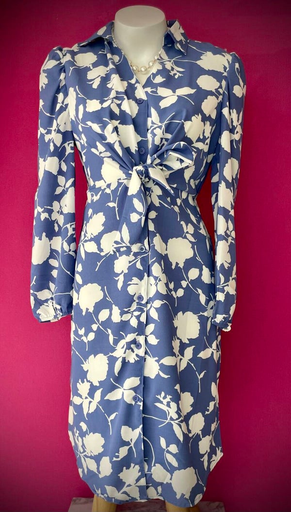 Robe Courte à Motifs – Un Style Intemporel