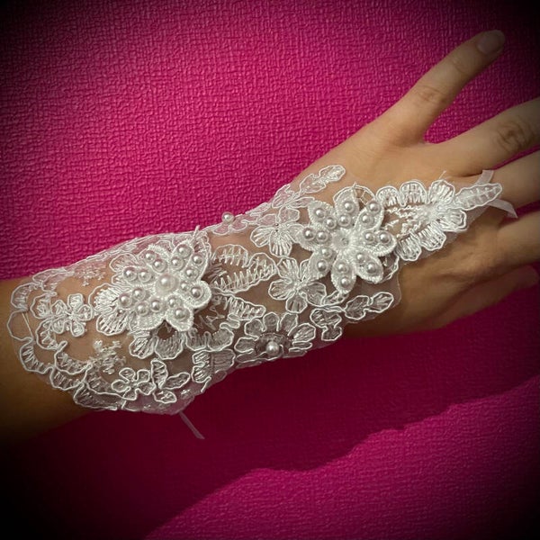 Mitaines à lacer en dentelle pour mariée cérémonie