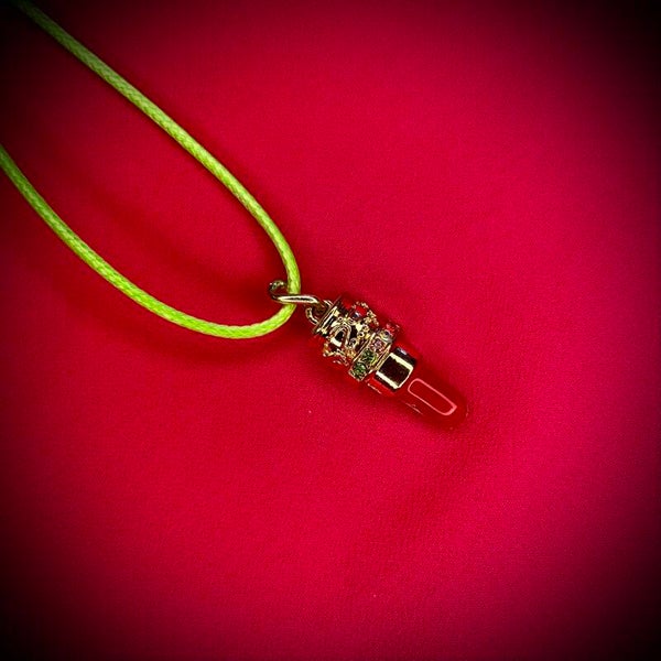 Collier BRELOQUE avec cordon de couleur aléatoire
