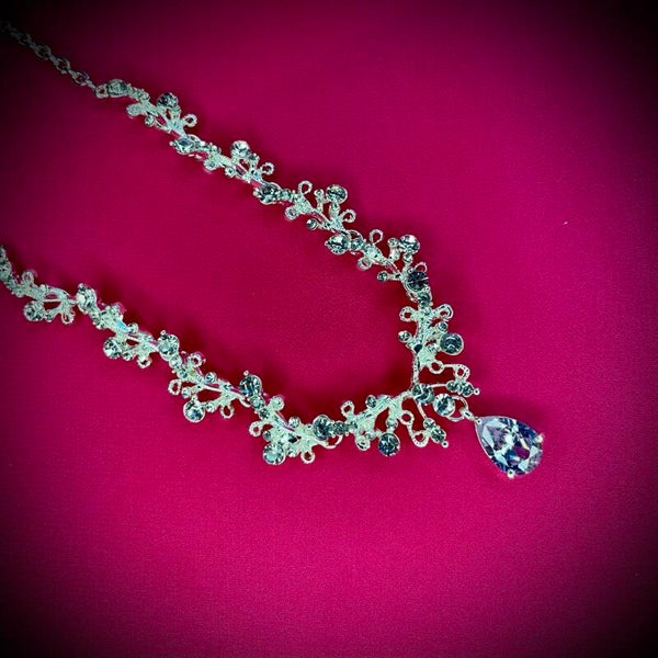 Collier Cérémonie – Strass & Perles