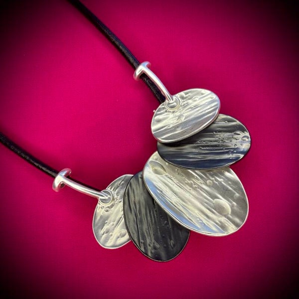 Collier Cérémonie – Strass & Perles