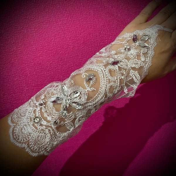 Mitaines à lacer en dentelle pour mariée cérémonie