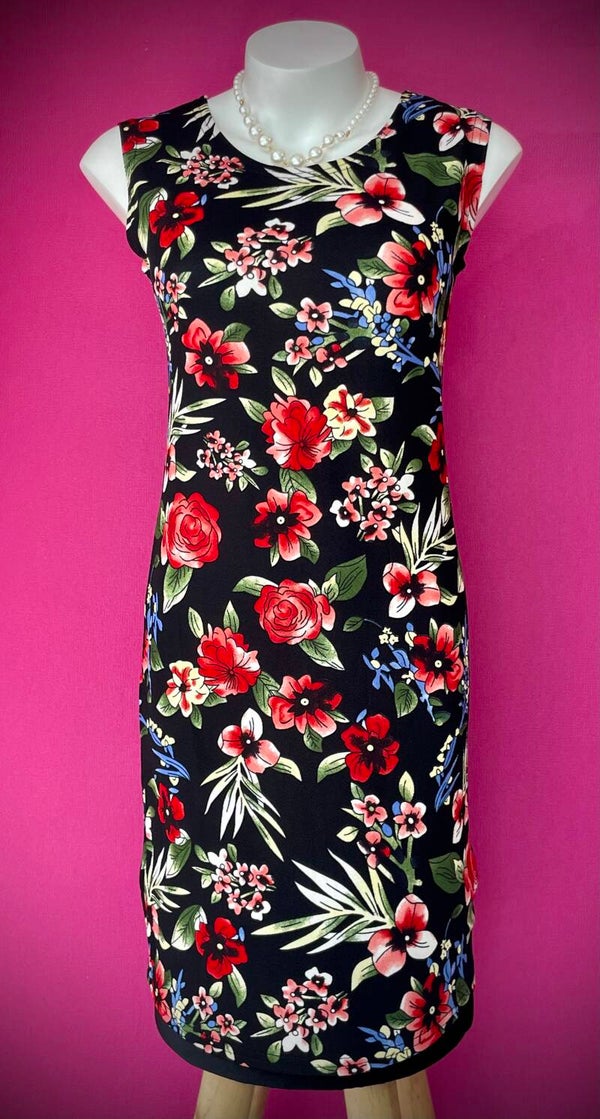 Robe Courte à Motifs – Un Style Intemporel