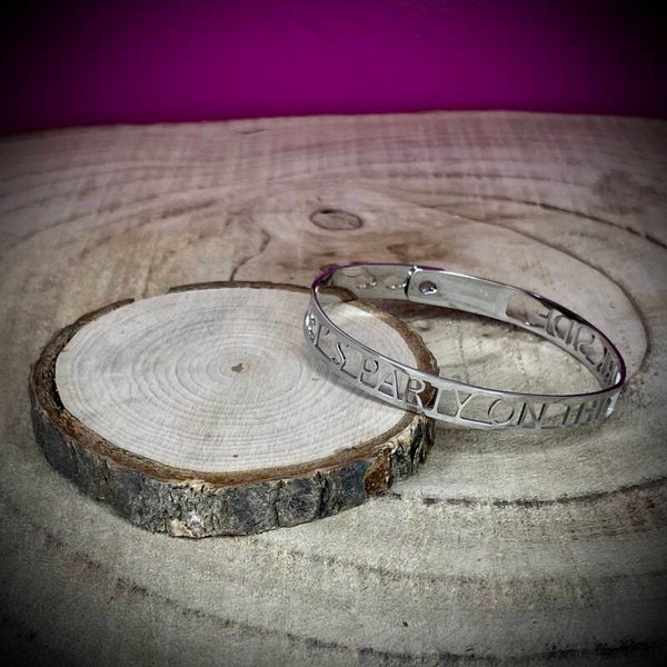 Bracelet réglable en acier inoxydable – Motifs élégants & strass scintillants