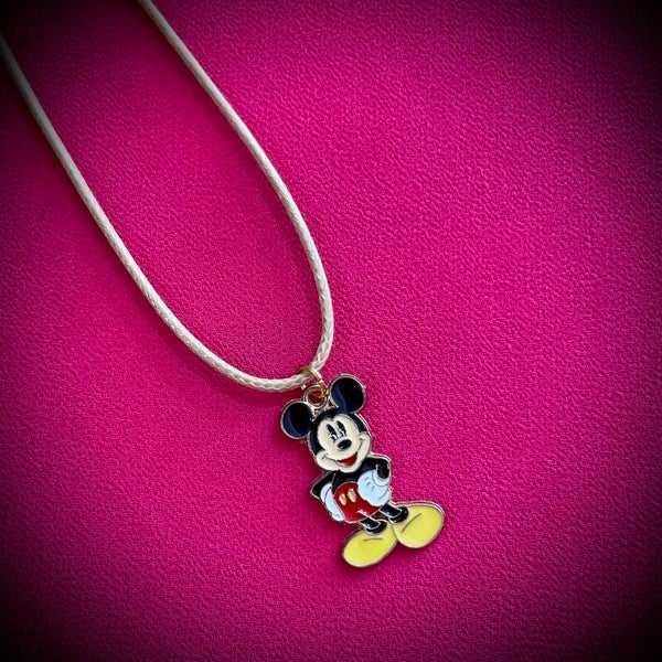 Collier DISNEY avec cordon de couleur aléatoire