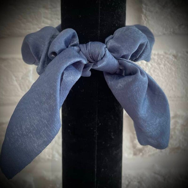 Chouchou individuel en satin avec nœud