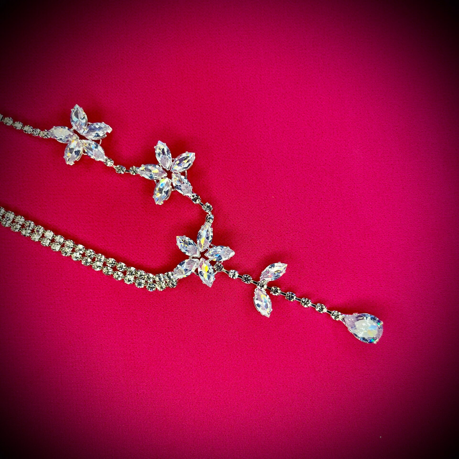 Collier Cérémonie – Strass & Perles