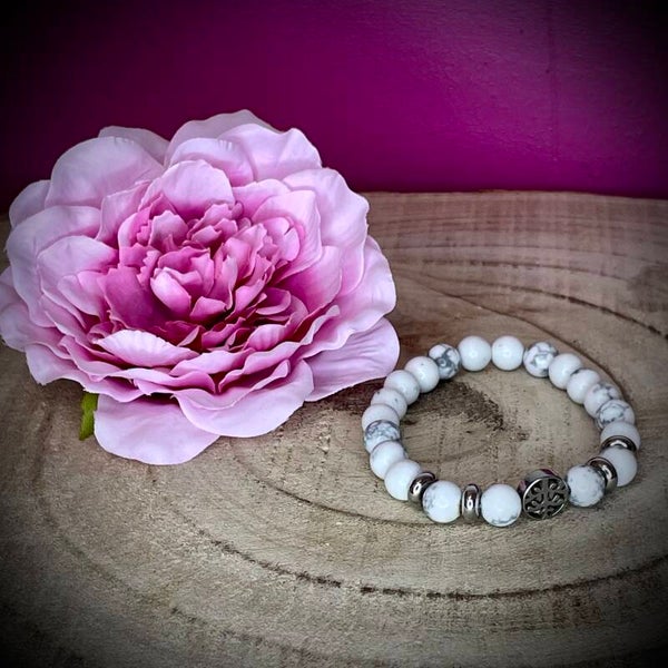 Bracelet en pierres naturelles et motif arbre de vie